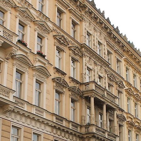 Royal Prague Apartment Celakovskeho Sady Exterior photo