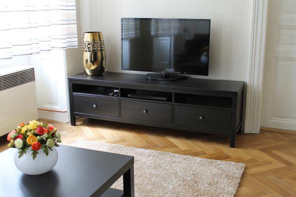 Royal Prague Apartment Celakovskeho Sady Room photo